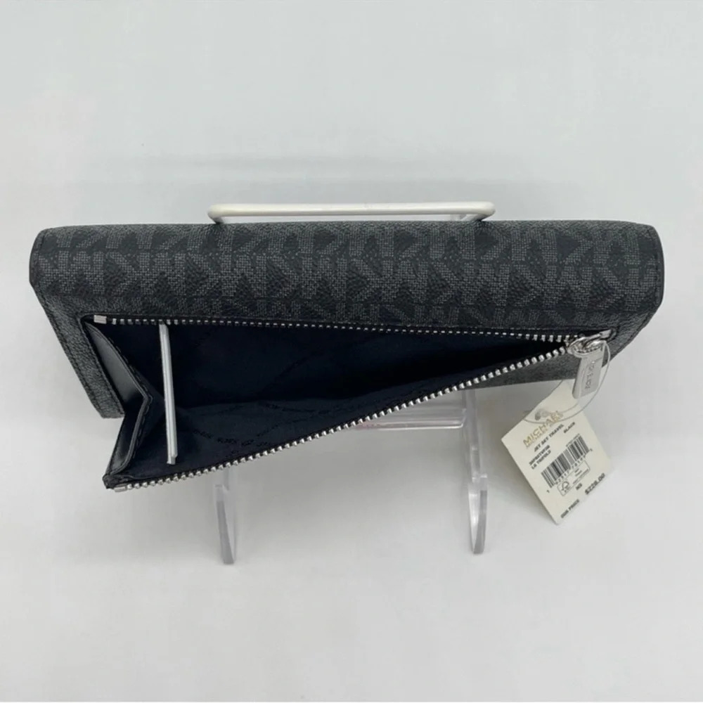 Michael Kors Trifold Wallet Black Signature - Picture 4 of 8